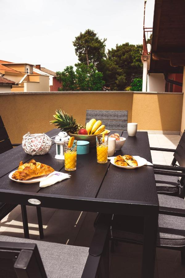 Apartmani Vuckovic Vodice Exterior foto